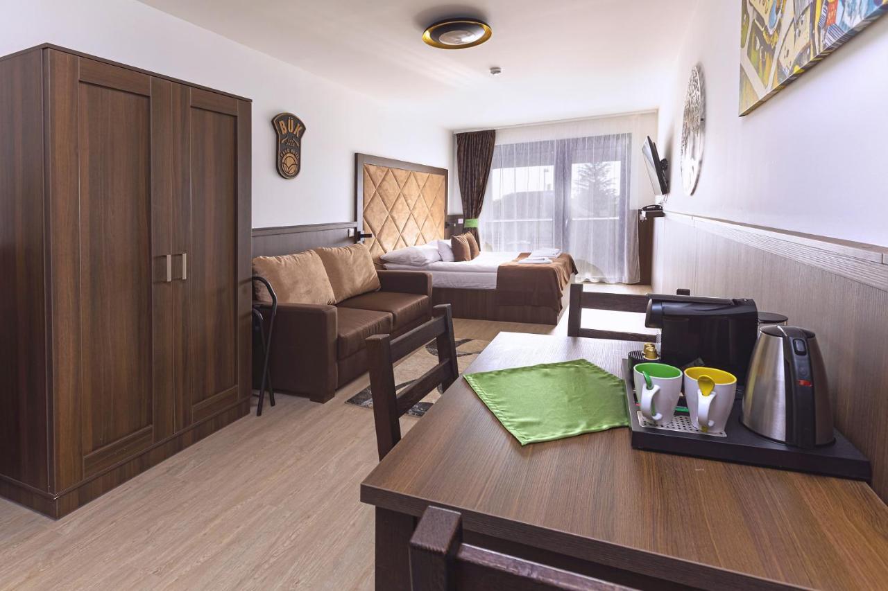 Park Hotel Buek-Buekfuerdo Bagian luar foto