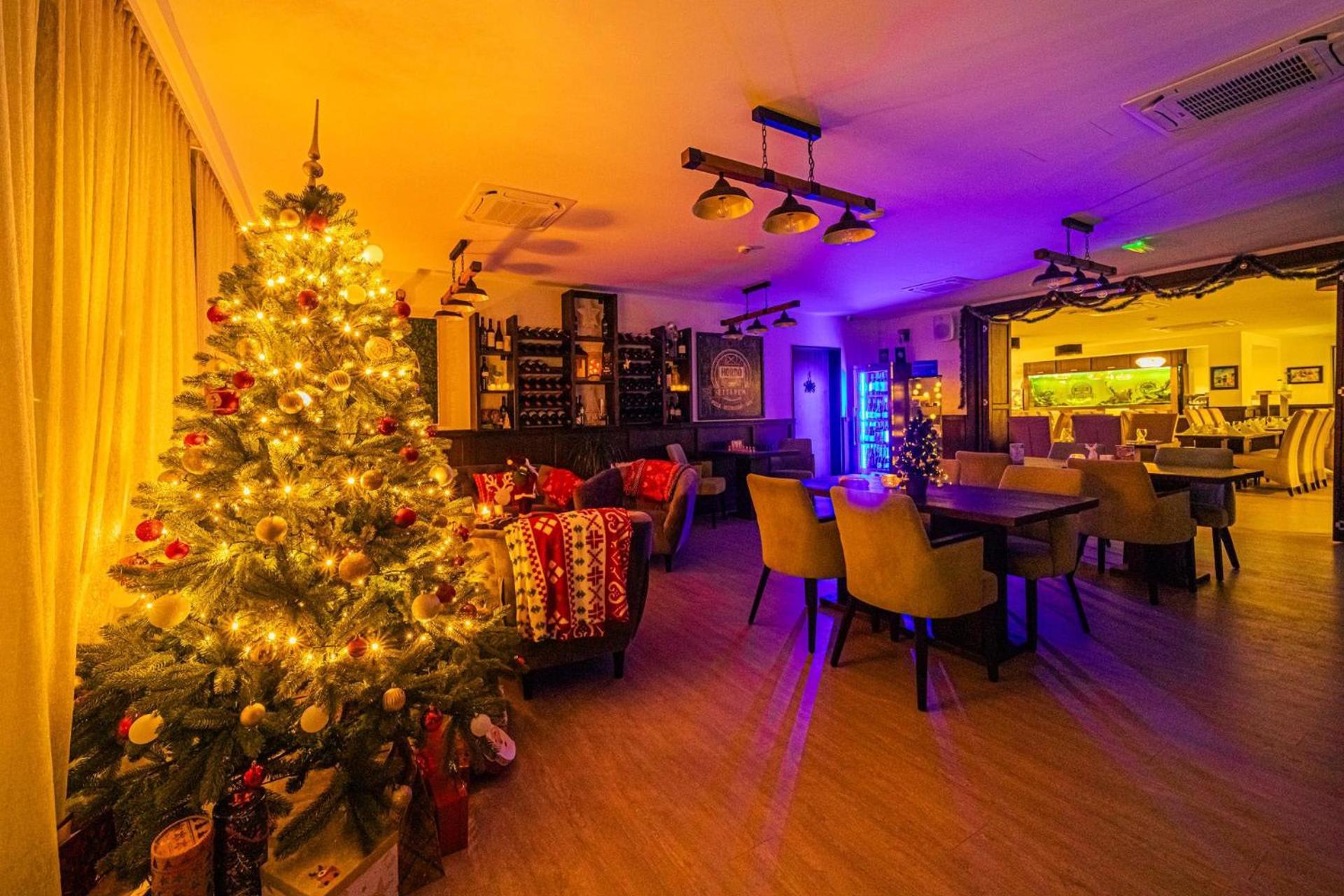 Park Hotel Buek-Buekfuerdo Bagian luar foto